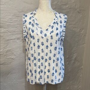 New Womens Size Large Lucky Brand Blouse Sleeveless Ruffle Floral White and Blue